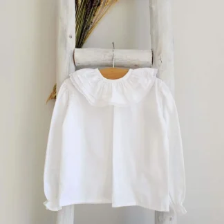 Camisa com nervuras e renda