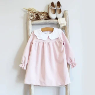 Vestido em Bombazine com Gola