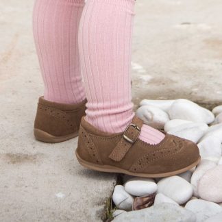 Sapatos de camurça com fivela