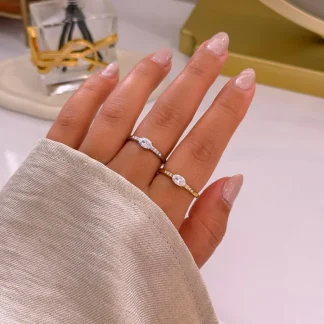 Anel ajustável com pedra oval e brilhantes | 2 Cores
