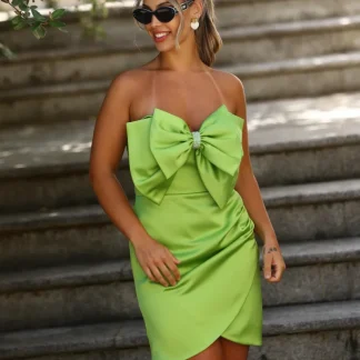 Vestido curto com laço