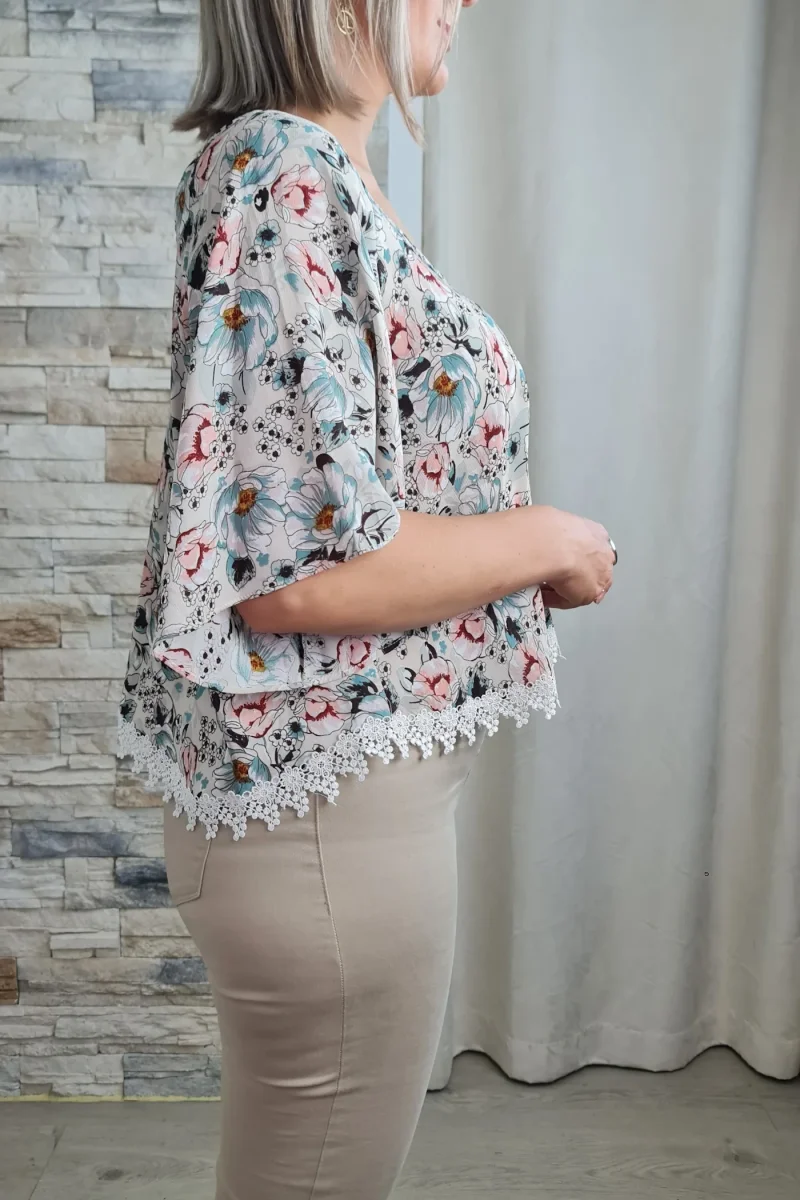 TÚNICA FLUIDA ESTAMPADA COM RENDA - Image 4