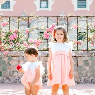 Vestido em linho salmão e renda