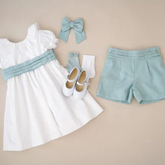 White Dress with ruffled collar